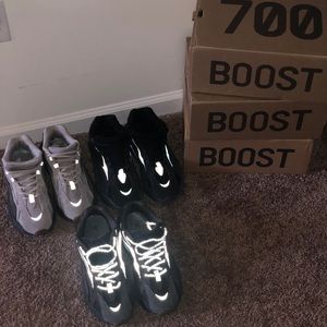 YEEZY BOOST 700 v2